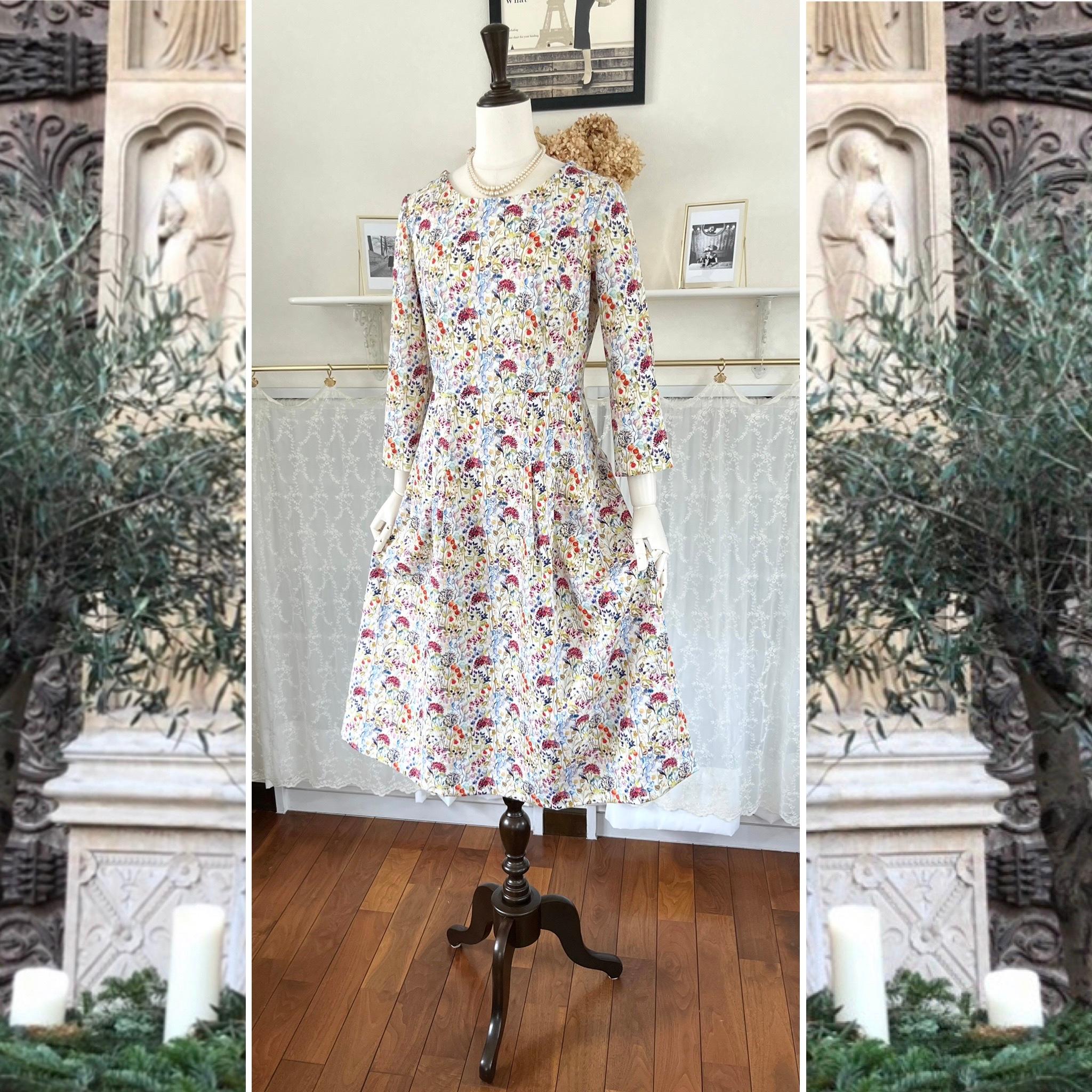 パリの花柄コットンのワンピース『アンリエット ・NR』タックスカート・キレイ目ライン・シンプル・1点のみ