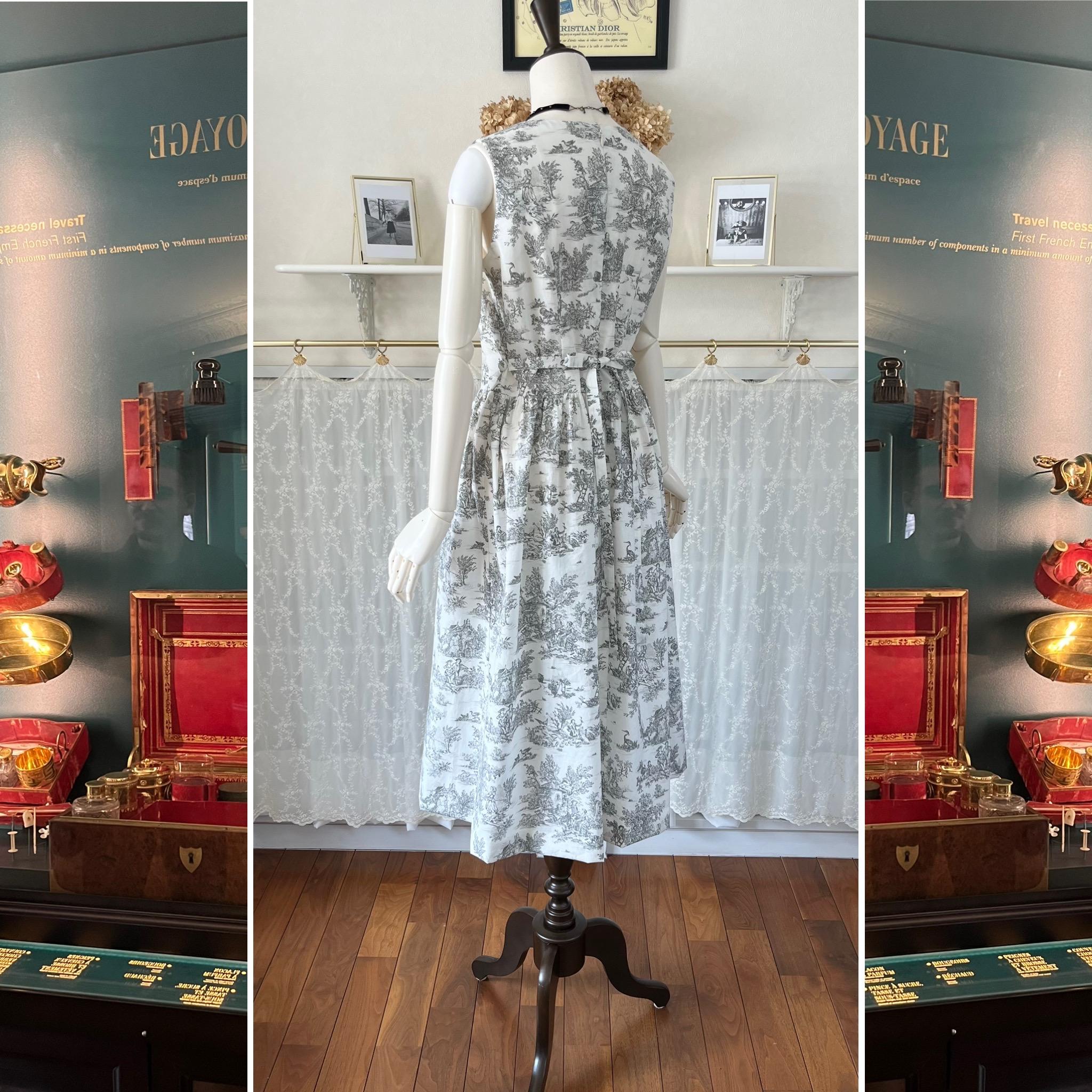 フランス製トワル・ド・ジュイのノースリーブワンピース『アンリ』コットン・グレー・ギャザー・ウエストリボン・2WAY | 2枚目