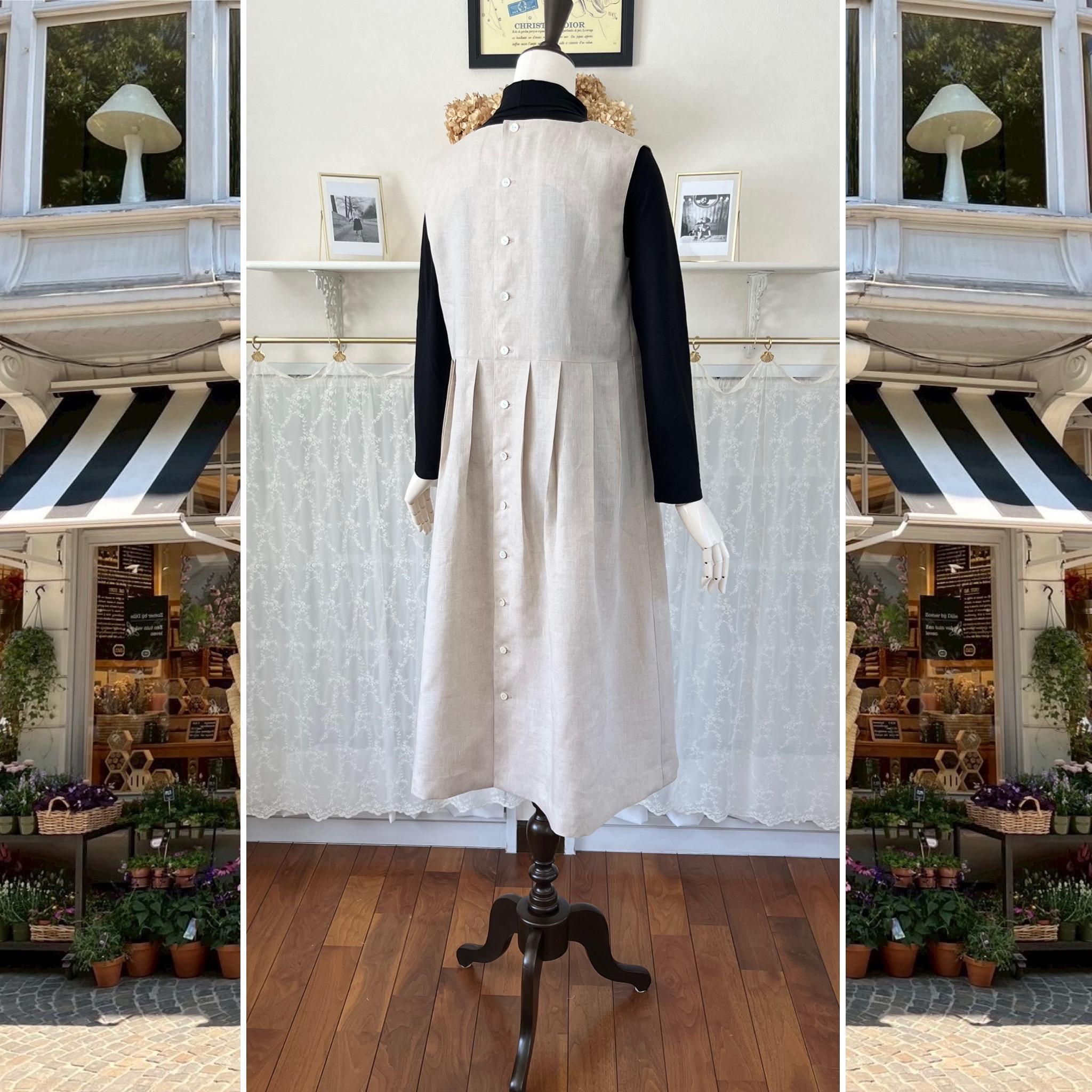 リネン・ノースリーブのタックワンピース『サリー』エクリュ・ナチュラル・スクエアネック・ジャンパースカート・ロング | 6枚目