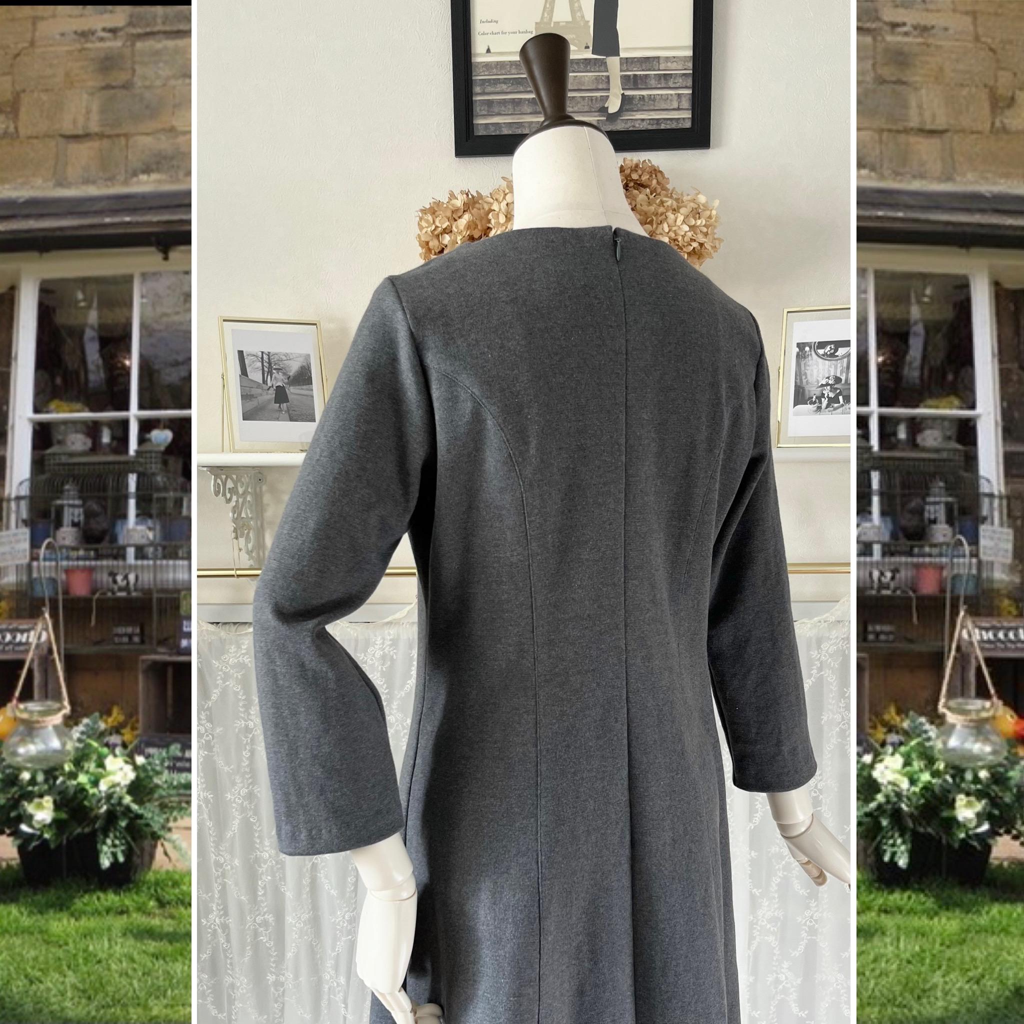 綿混ニット・ダークグレーのセミフレアワンピース『ボートネック・七分袖・スリット・ウエストゆったり・VL041』 | 7枚目