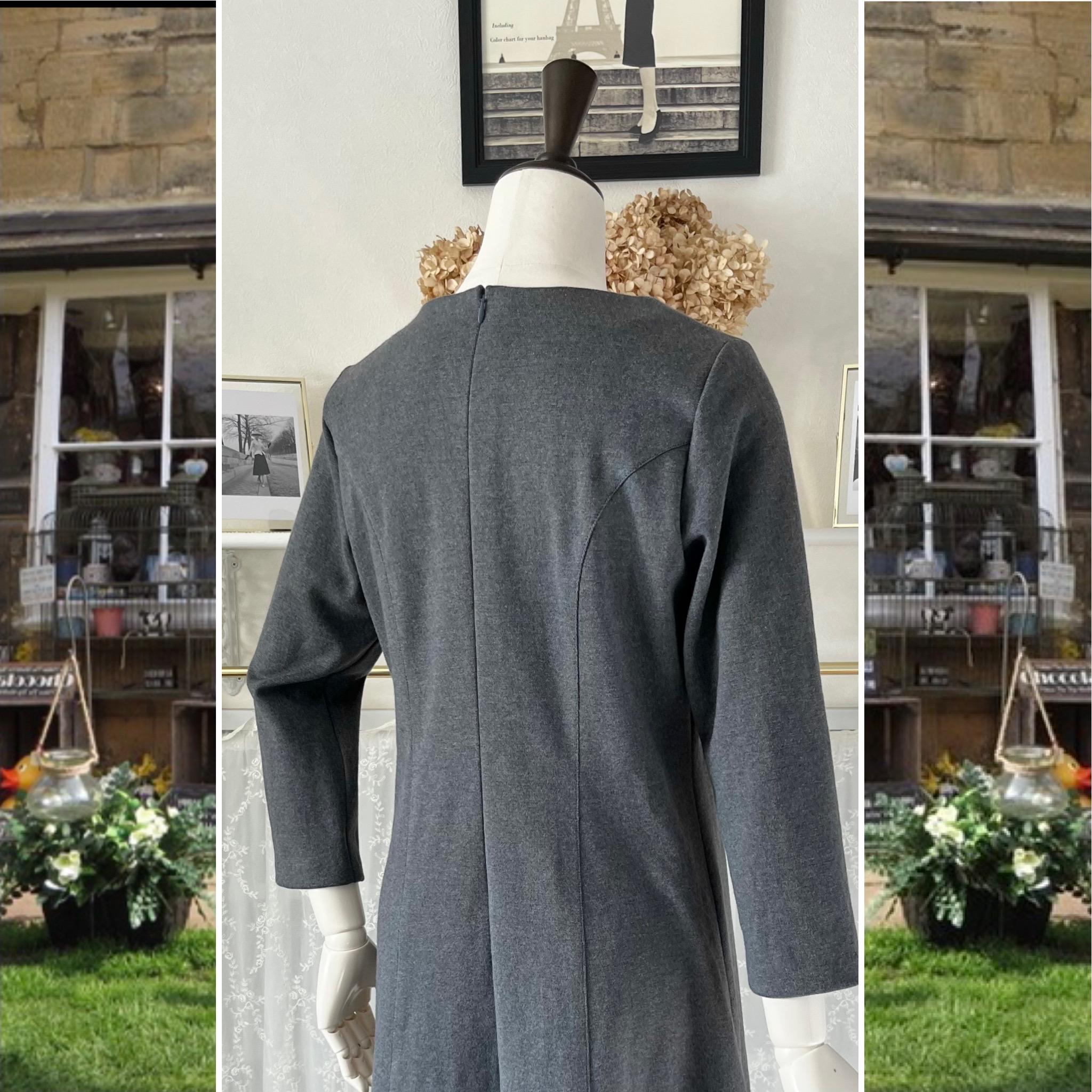 綿混ニット・ダークグレーのセミフレアワンピース『ボートネック・七分袖・スリット・ウエストゆったり・VL041』 | 9枚目